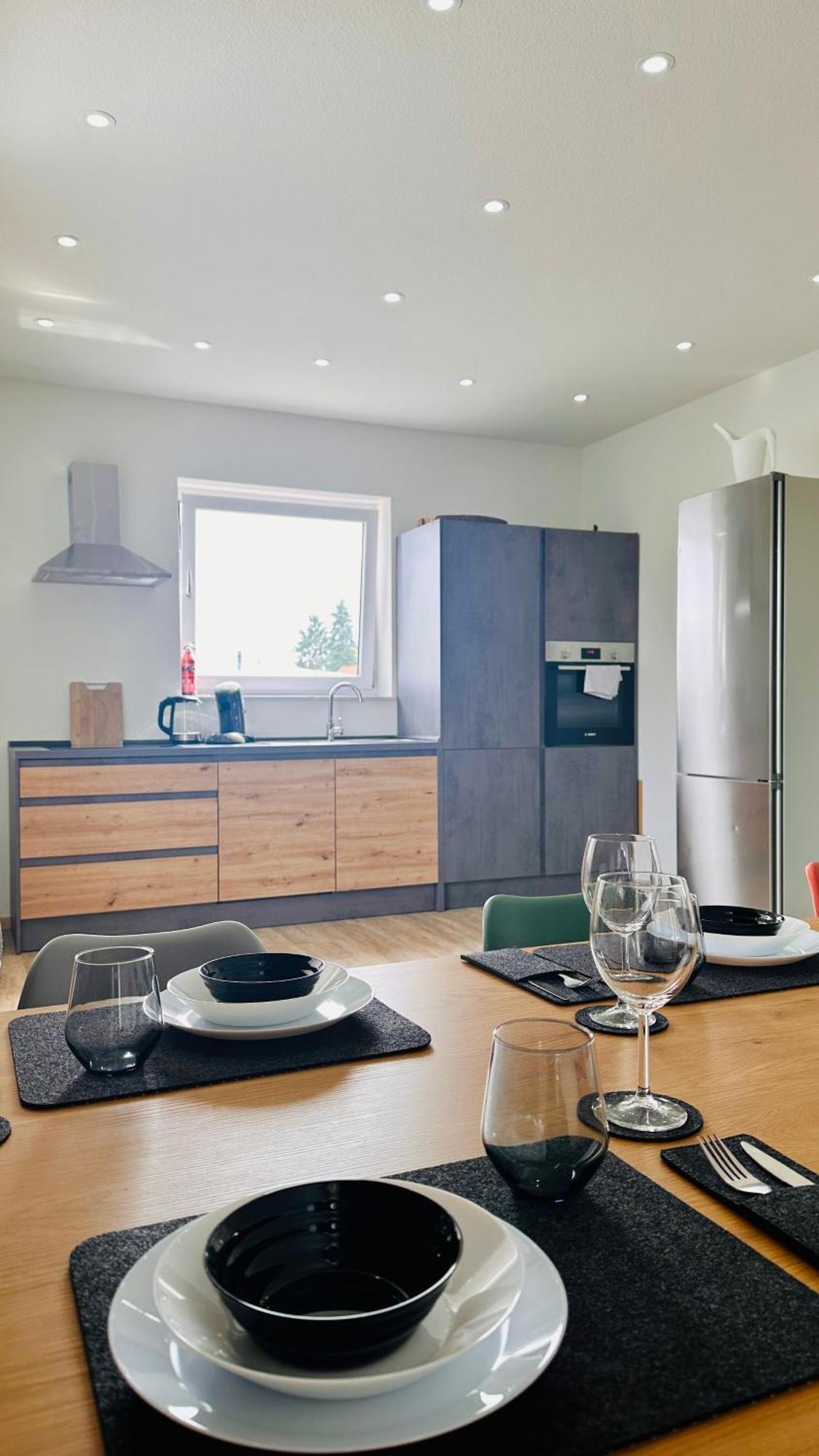Amao-Obsidian I 120Qm I Elegantes Business- & Familienapartment I 3 Schlafzimmer I Kingsize Betten Шванау Екстериор снимка